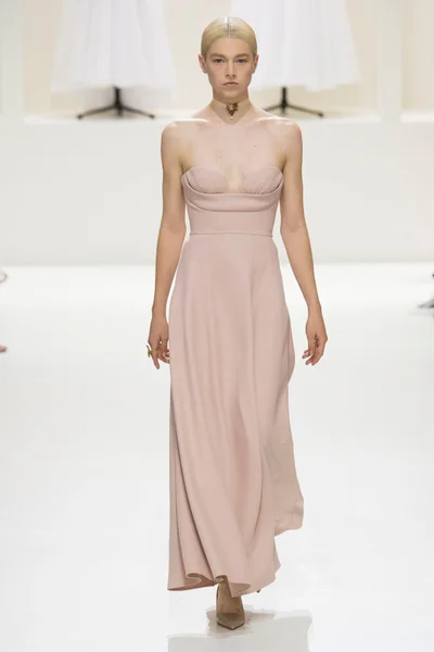 Look 24